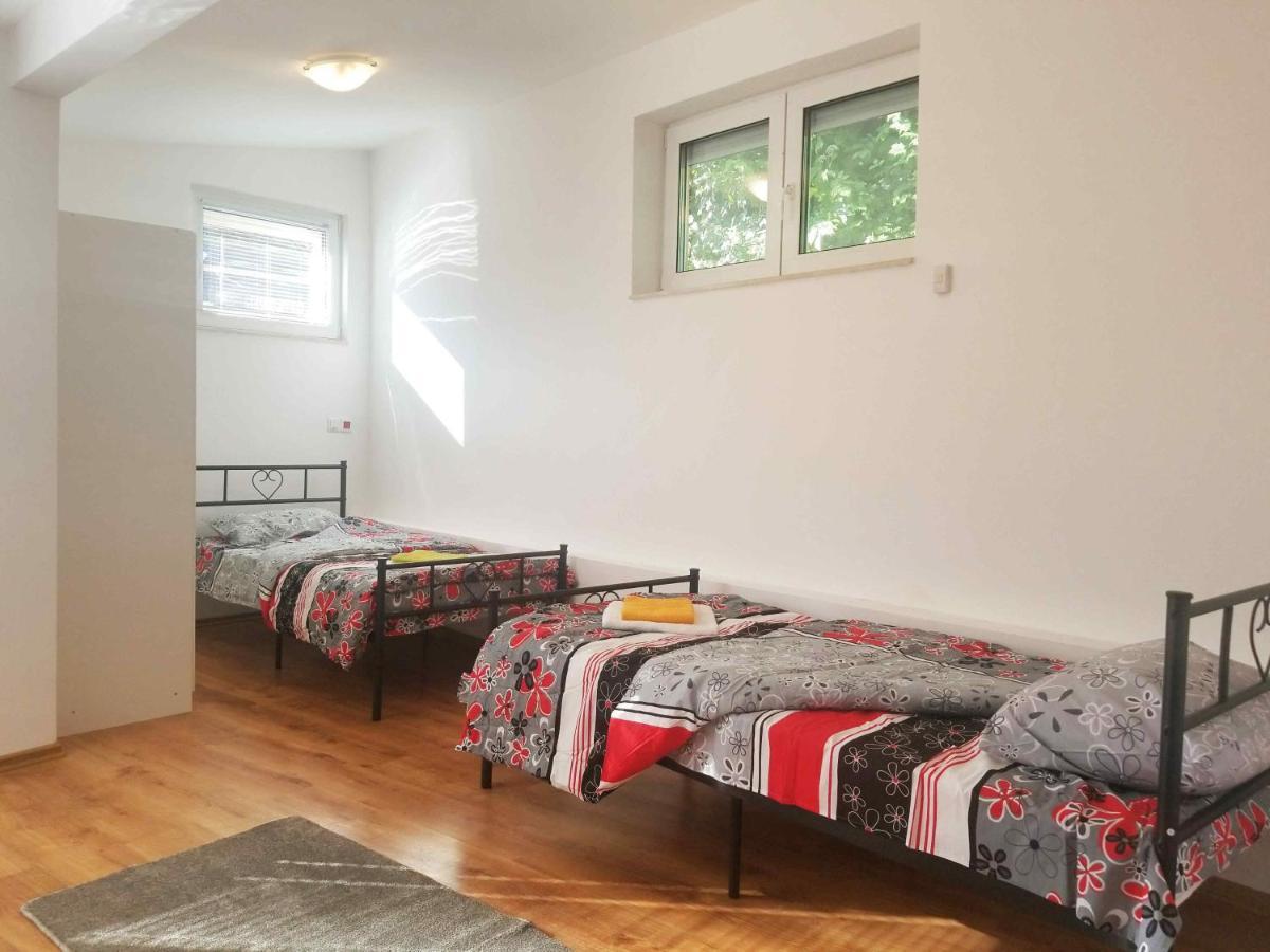 A Spacious 3 Bedroom Apartment In Bad Abbach/Regensburg Esterno foto