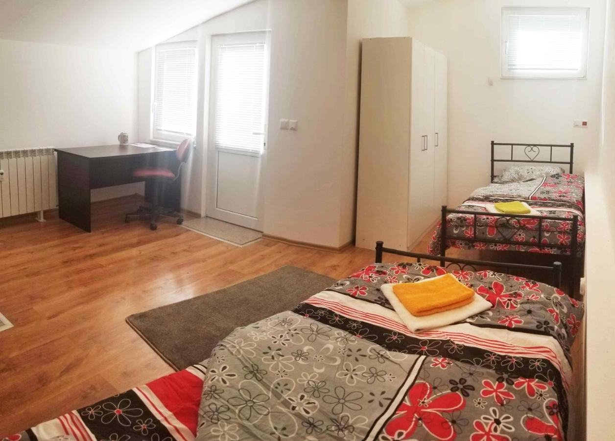 A Spacious 3 Bedroom Apartment In Bad Abbach/Regensburg Esterno foto