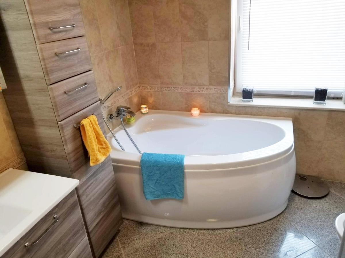 A Spacious 3 Bedroom Apartment In Bad Abbach/Regensburg Esterno foto