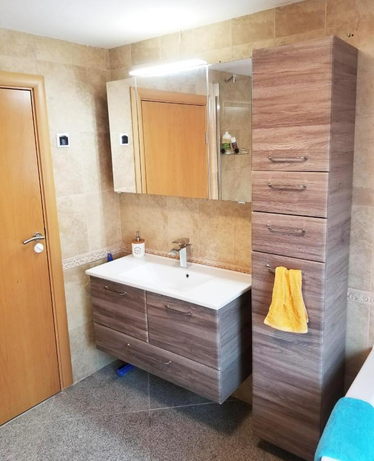 A Spacious 3 Bedroom Apartment In Bad Abbach/Regensburg Esterno foto
